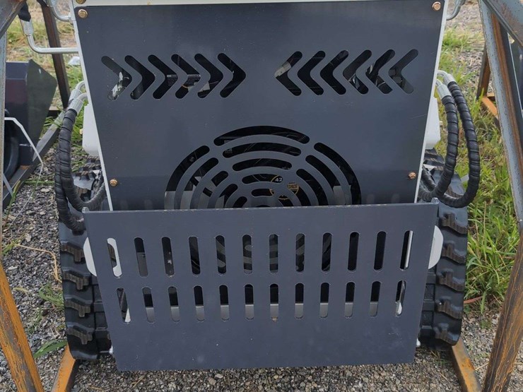 zjg-mini-skid-steer-loader-zj-380-(white)---15hp-image-8