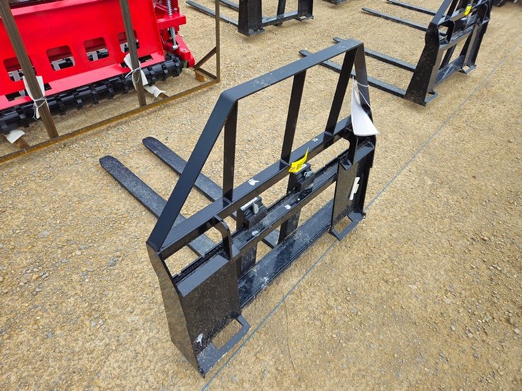 #213-•-2026-mower-king-sa-48"-pallet-fork-image-3