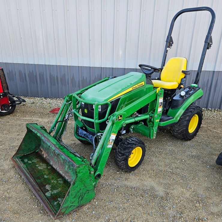 JOHN DEERE 1025R