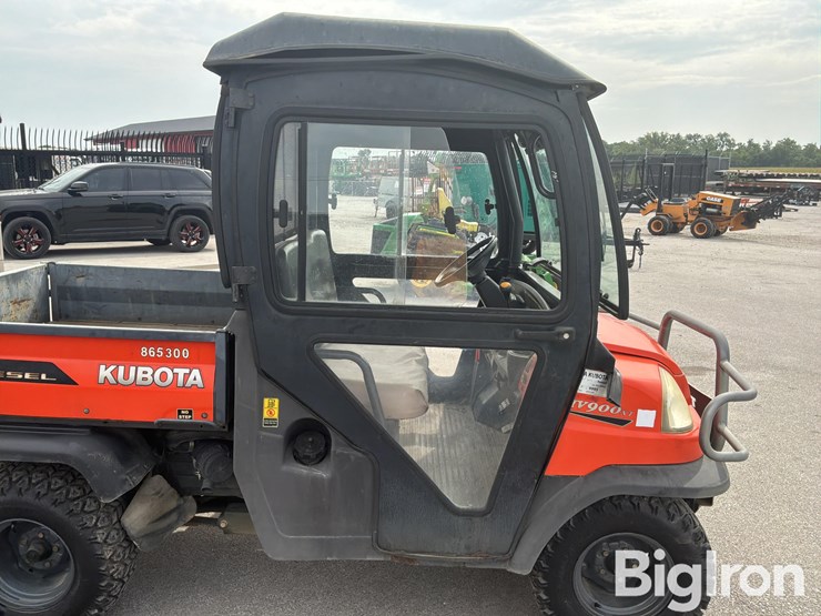 2010-kubota-rtv900-image-18