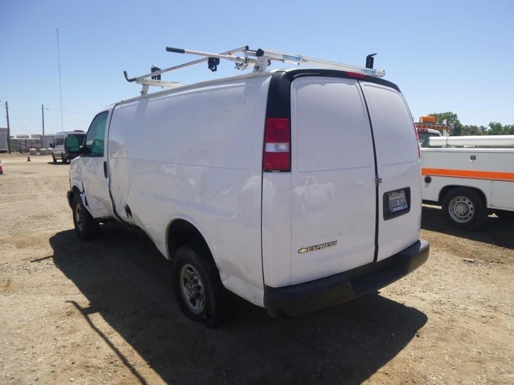 2015-chevrolet-express-2500-image-5