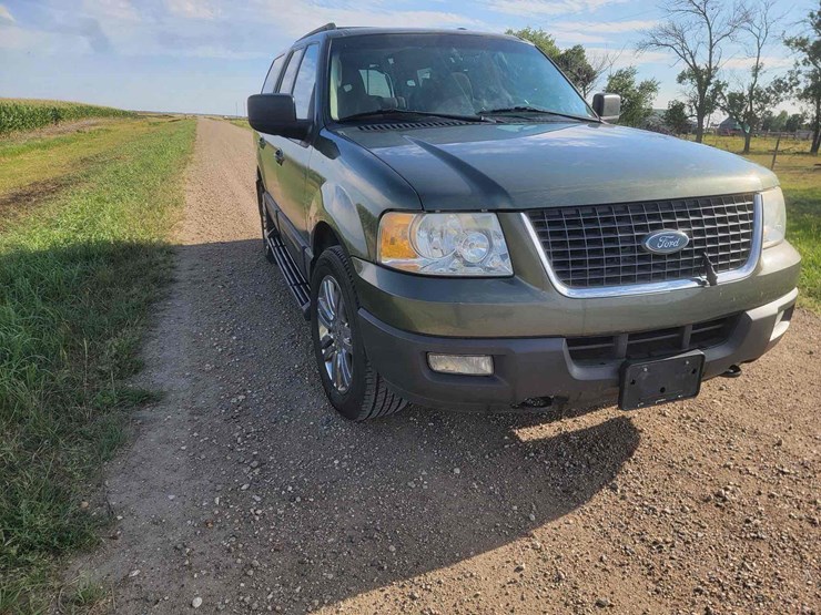 2005-ford-expedition-image-5