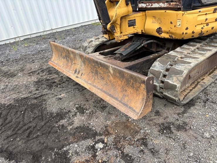 caterpillar-304cr-image-3