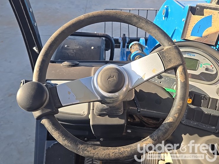 2019-genie-gth1544-image-53