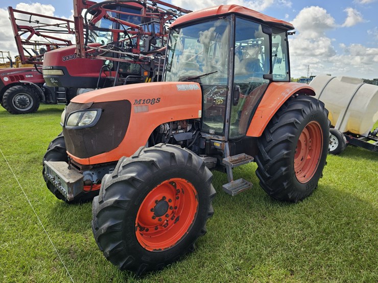 2015-kubota-m108s-image-2