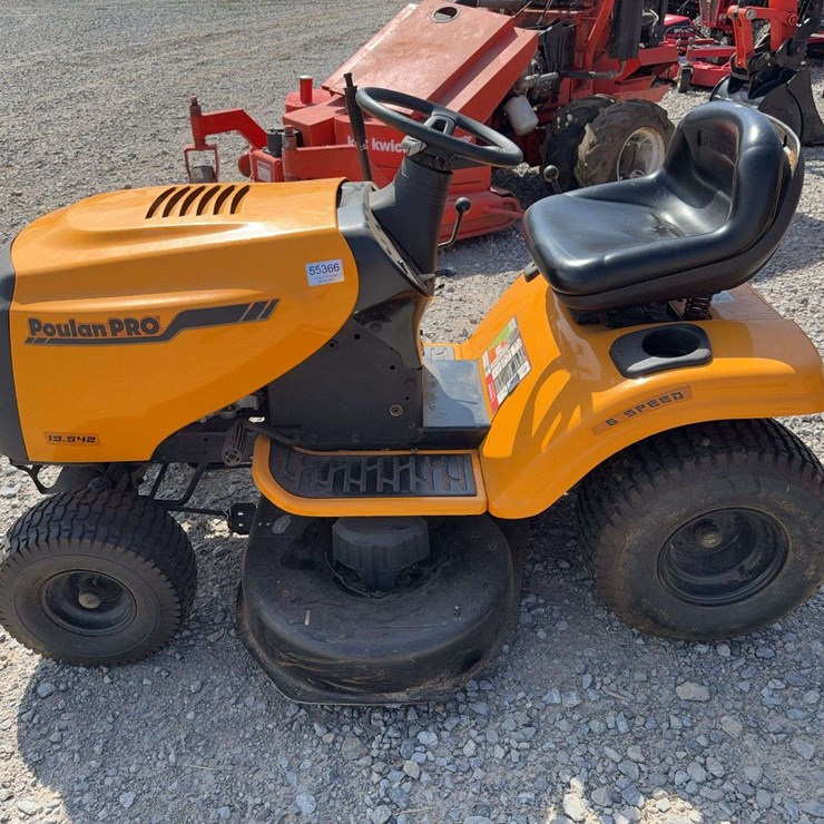 POULAN PRO RIDING MOWER
