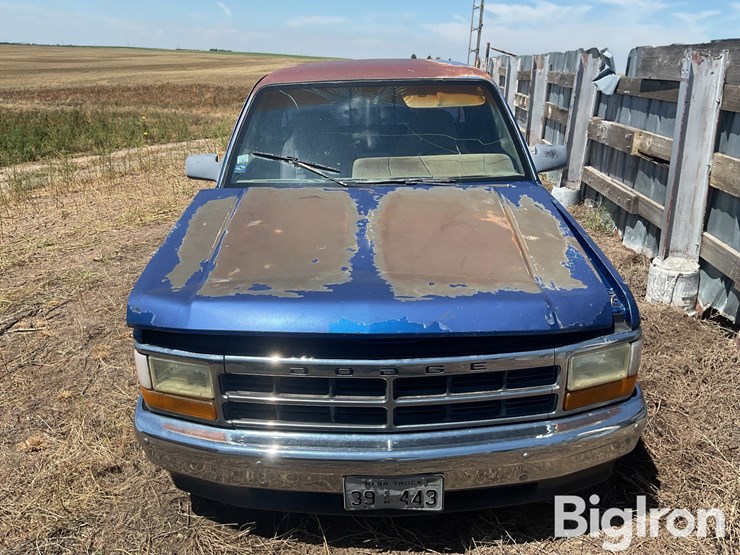 1994-dodge-dakota-image-2