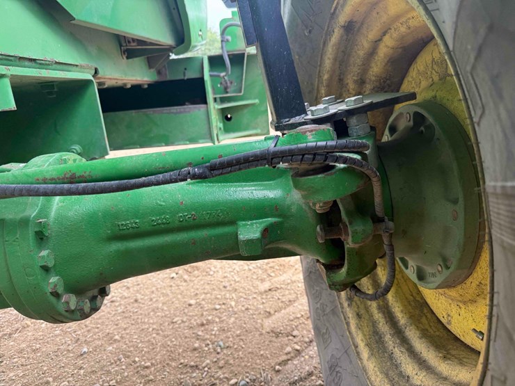 2005-john-deere-7400-image-48