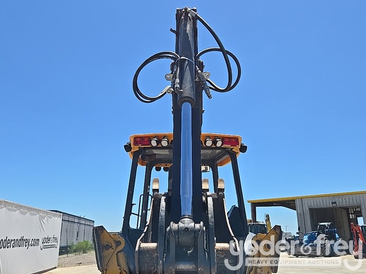 2019-deere-310sl-image-35