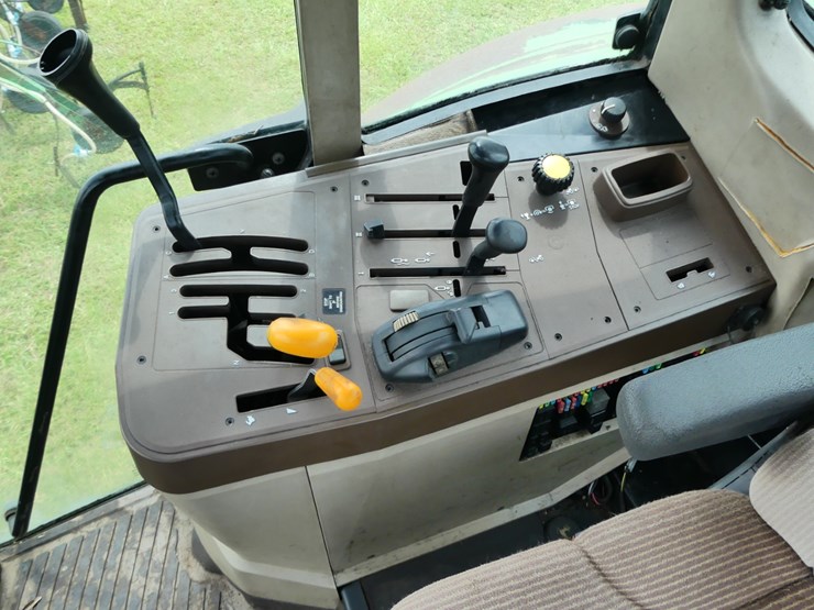 john-deere-6215-image-12