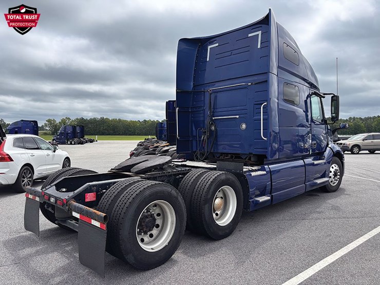 2022-volvo-vnl-760-image-3