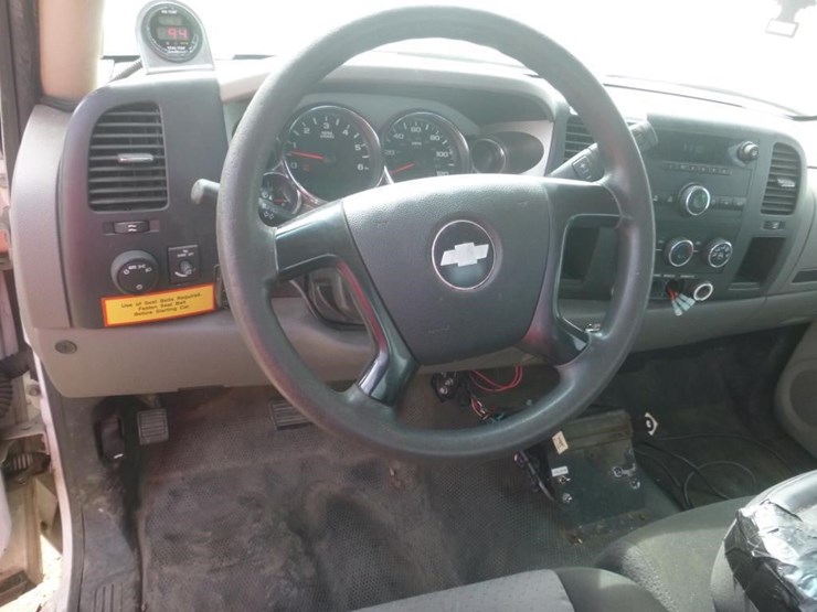 2009-chevrolet-3500-image-11