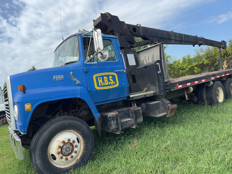 1984-ford-l9000-image-1