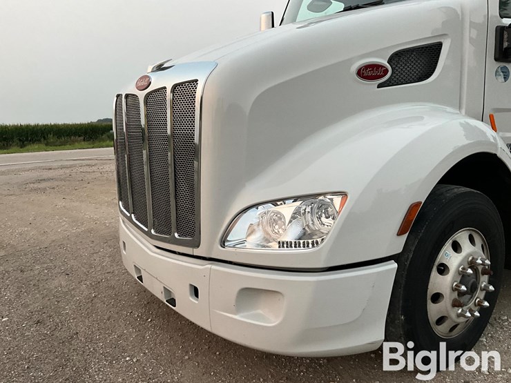 2016-peterbilt-579-image-13