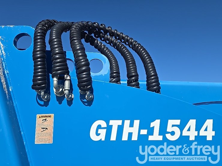 2019-genie-gth1544-image-35