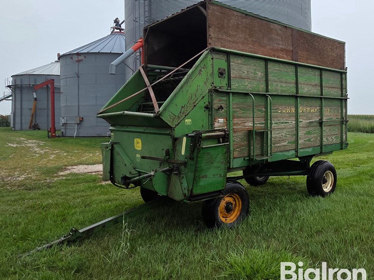john-deere-112-image-1