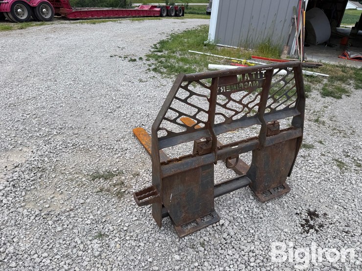 titan-machinery-pallet-forks-image-7