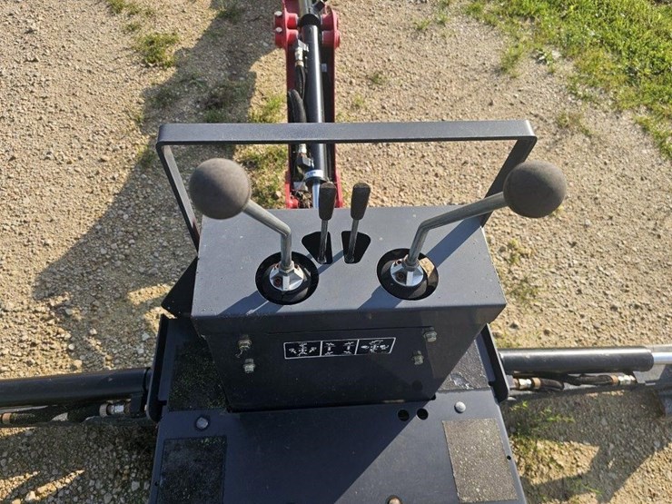 branson-bh-100-backhoe-image-6