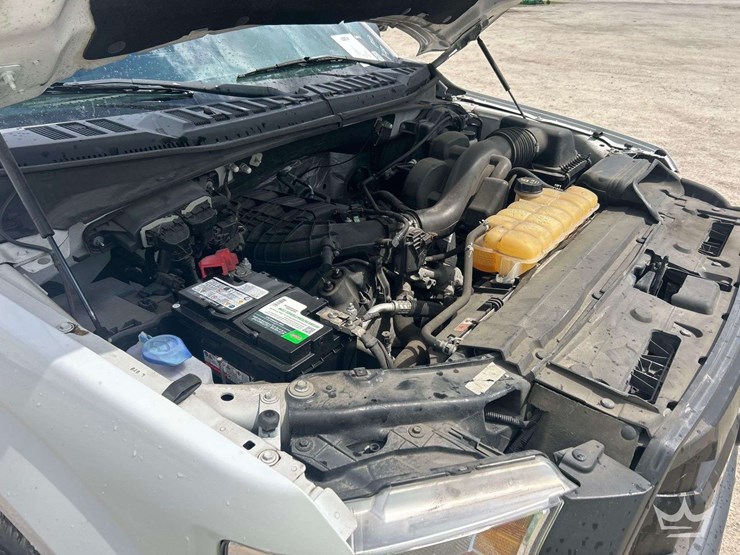 2017-ford-f150-image-8