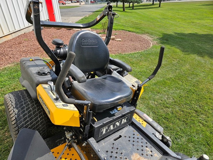 #6889-•-cub-cadet-"-the-tank"-zero-turn-mower-image-14