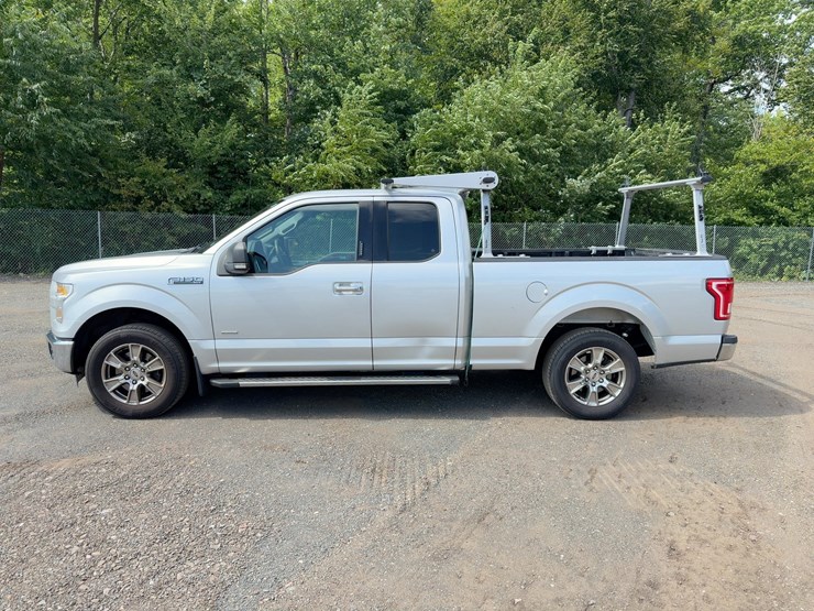 2015-ford-f150-xlt-image-2