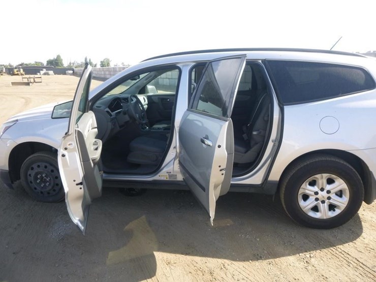 2016-chevrolet-traverse-image-6