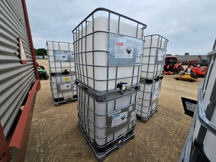 #190-•-2---plastic-tanks-image-3