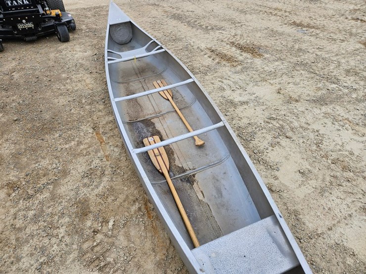 #6882-•-grumman-16'-canoe-image-12