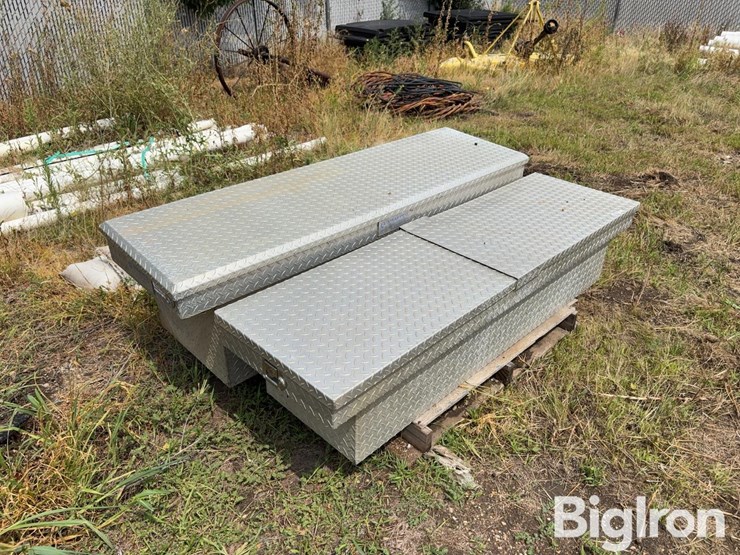 adrian-steel-aluminum-diamond-tread-toolboxes-image-3
