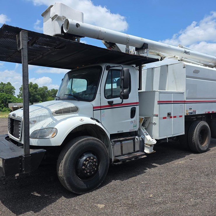 Freightliner Bucket Truck