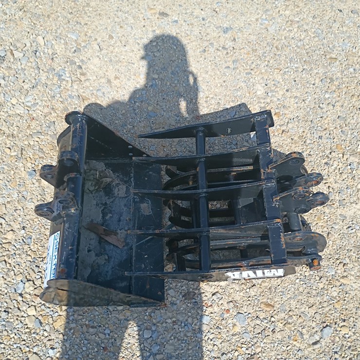 #26112 • Mini Excavator Attachment Set