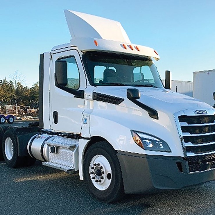 2019 FREIGHTLINER CASCADIA 126