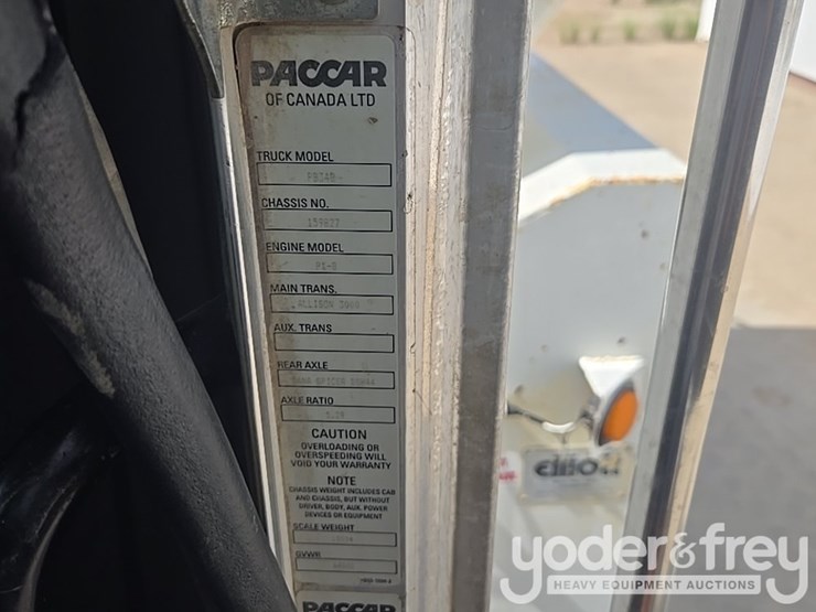 2012-peterbilt-348-image-94