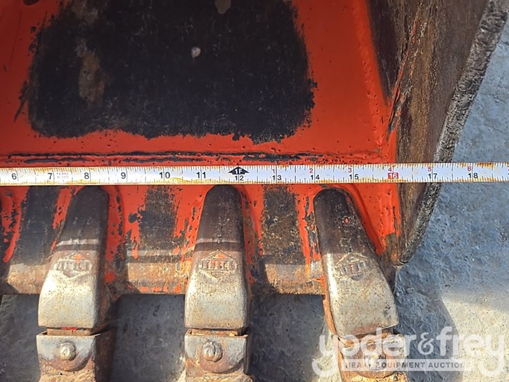 2023-kubota-kx033-4-image-21