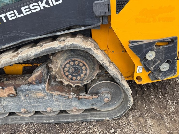 2019-jcb-2ts-7t-image-18