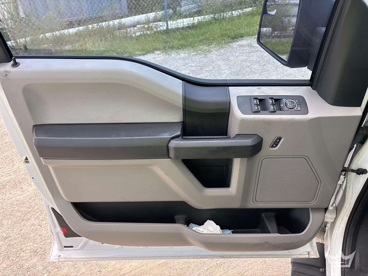 2015-ford-f150-image-15