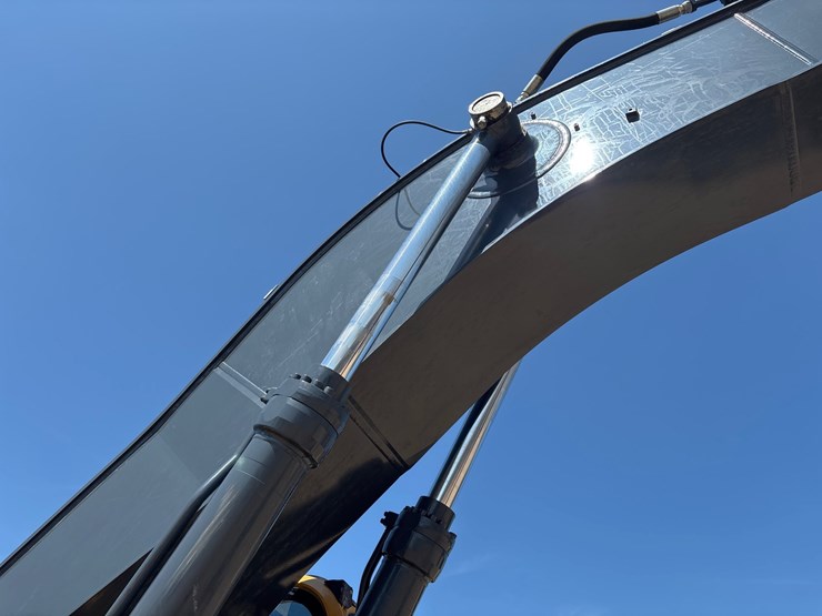 #16331-•-2023-deere-350p-hydraulic-excavator-image-12