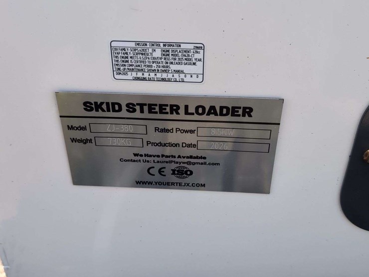 zjg-mini-skid-steer-loader-zj-380-(white)---15hp-image-5