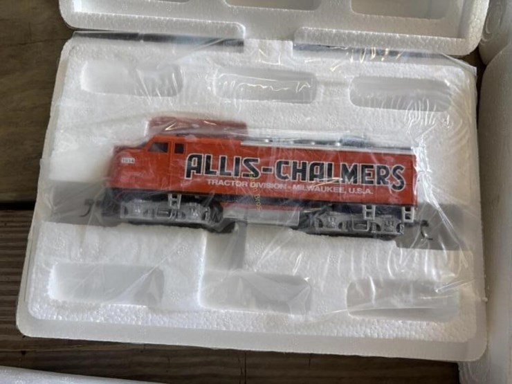 allis-chalmers-bradford-exchange-4-piece-ho-train-image-6