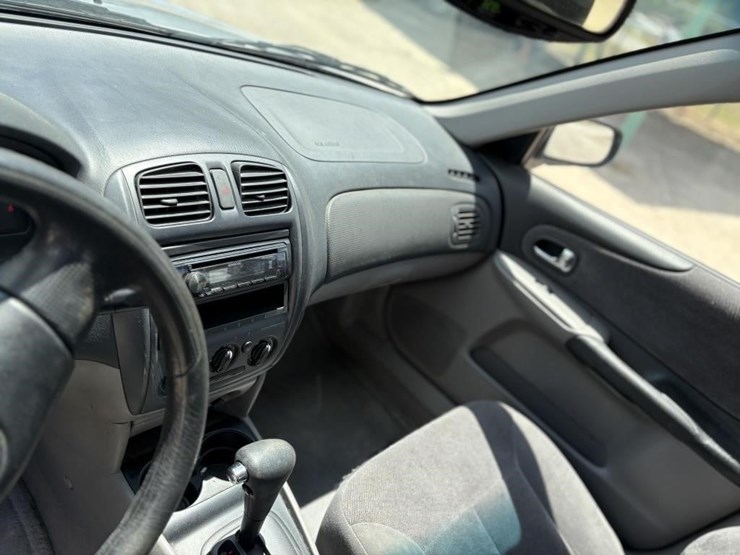 l1---2003-mazda-protege-lx-image-12