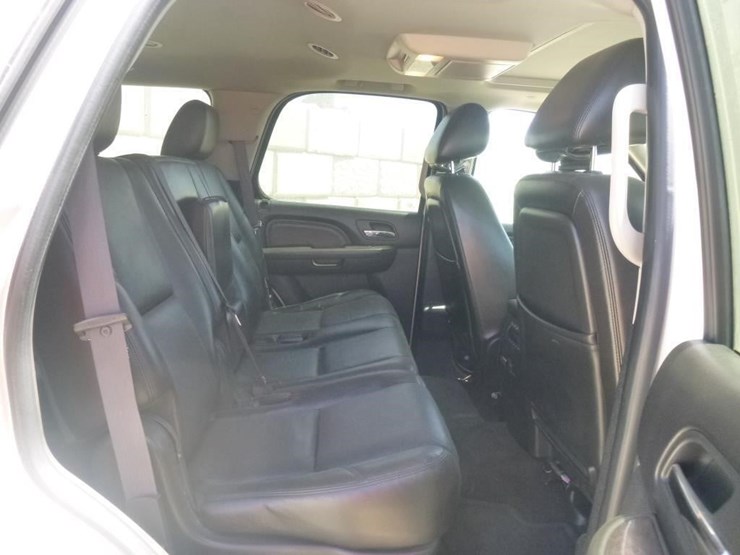 2011-gmc-yukon-denali-image-21