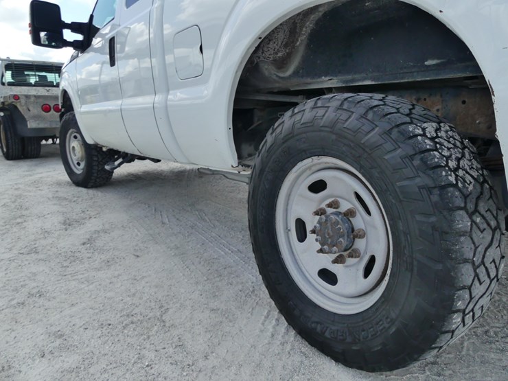 2012-ford-f250-xl-image-6