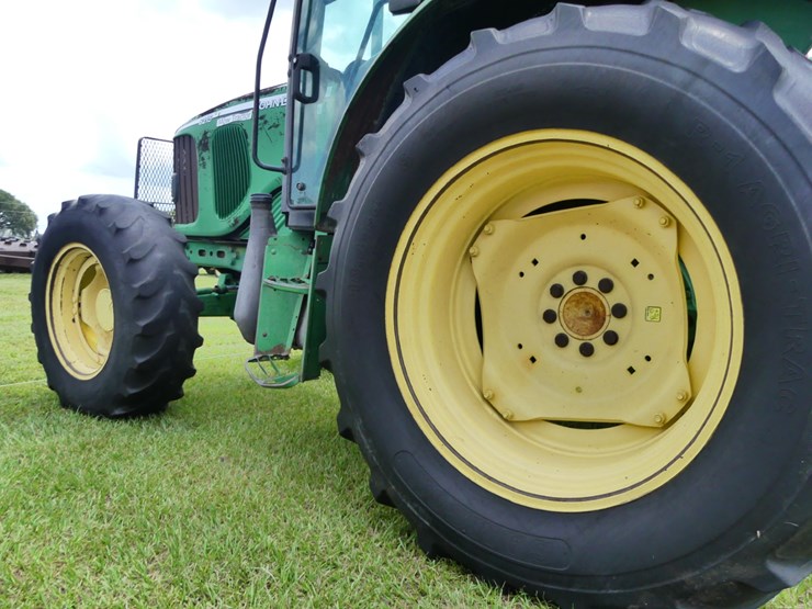 john-deere-6215-image-9
