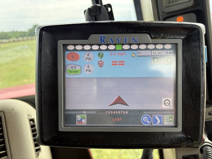 2014-case-ih-patriot-4430-image-7