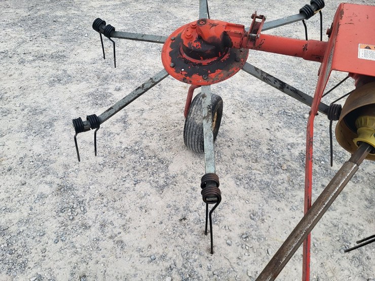 rossi-2-rotor-pull-type-tedder-image-9