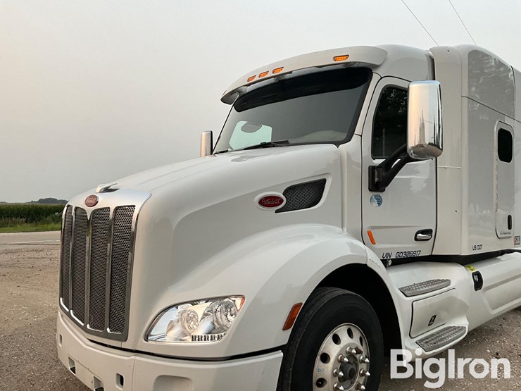 2016-peterbilt-579-image-9