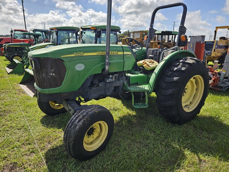 2005-john-deere-5225-image-2