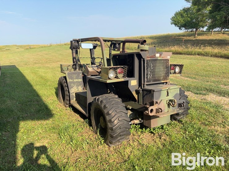 military-rough-terrain-forklift-image-5