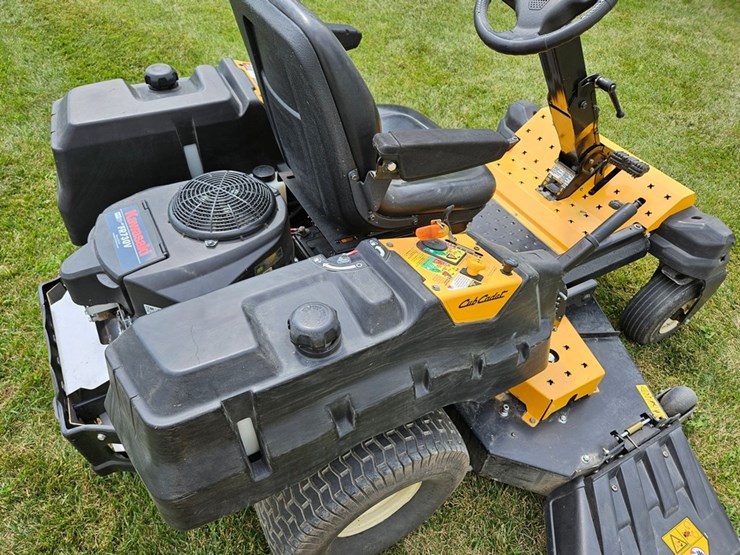 #6878-•-cub-cadet-z-force-sz-zero-turn-mower-image-16