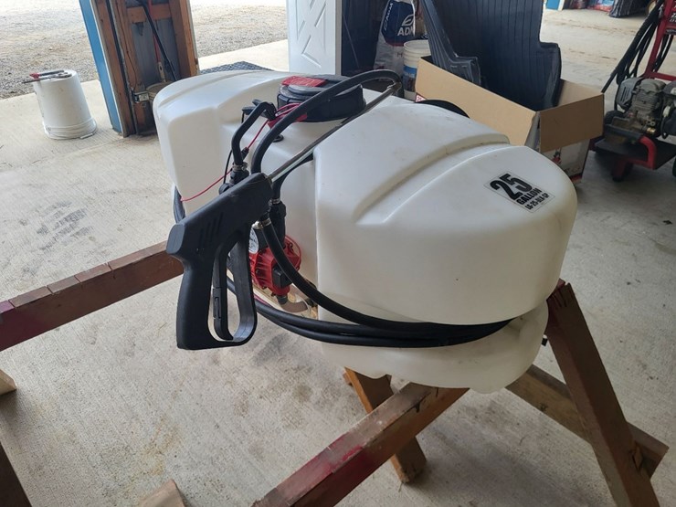 fimco-electric-sprayer-w/poly-tank,-spray-wand,-and-nozzles-image-5